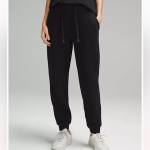 Lululemon Loungeful Joggers Bkack Size 6